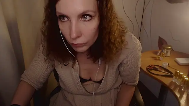 Snapshot of JohansonKatie chatting on 01.11.25 JohansonKatie online show from 01.11.25