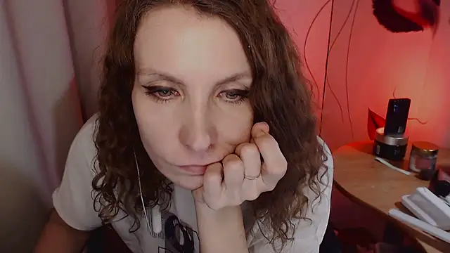 Snapshot of JohansonKatie chatting on 01.27.25 JohansonKatie online show from 01.27.25