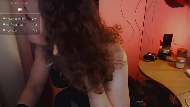 Snapshot of JohansonKatie chatting on 02.05.25 JohansonKatie online show from 02.05.25