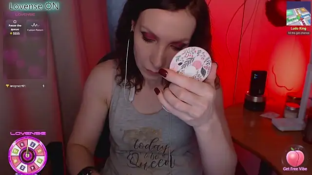 Snapshot of JohansonKatie chatting on 02.16.25 JohansonKatie online show from 02.16.25