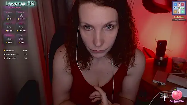 Snapshot of JohansonKatie chatting on 03.05.25 JohansonKatie online show from 03.05.25