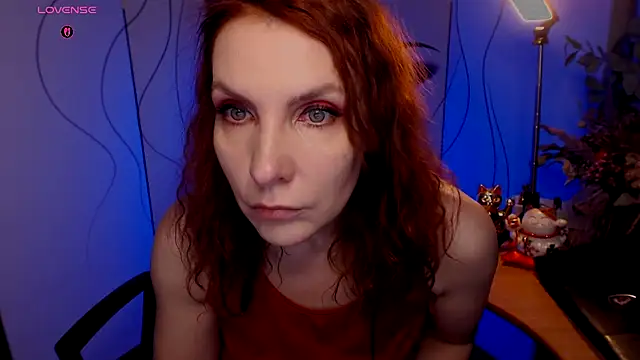 Snapshot of JohansonKatie chatting on 12.03.25 JohansonKatie online show from 12.03.25