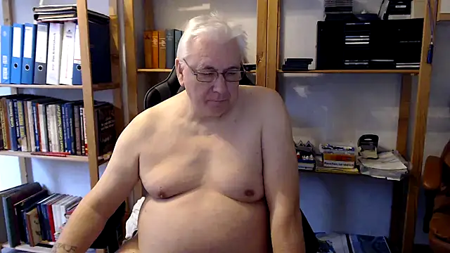 Snapshot of SchwanzhureXXL chatting on 01.27.25 SchwanzhureXXL online show from 01.27.25