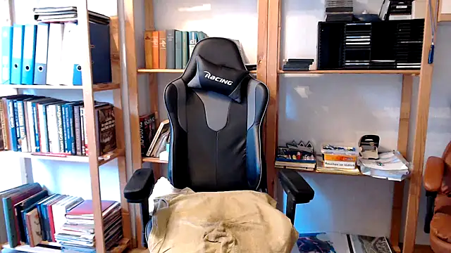 Snapshot of SchwanzhureXXL chatting on 02.03.25 SchwanzhureXXL online show from 02.03.25