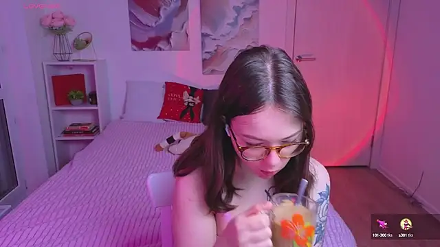 MilenaSaint online show from 10.25.25