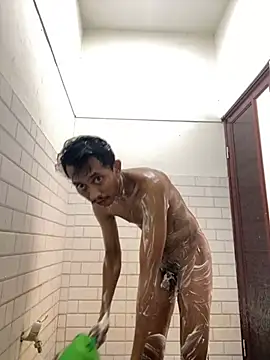 Snapshot of ditiya18 chatting on 12.21.24 ditiya18 online show from 12.21.24