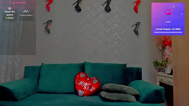 Snapshot of emilianna666 chatting on 11.12.25 emilianna666 online show from 11.12.25