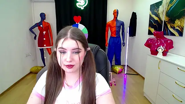 NicoleFoxery online show from 02.16.25