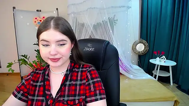 NicoleFoxery online show from 02.22.25