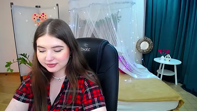 NicoleFoxery online show from 02.22.25