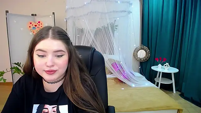 NicoleFoxery online show from 02.24.25