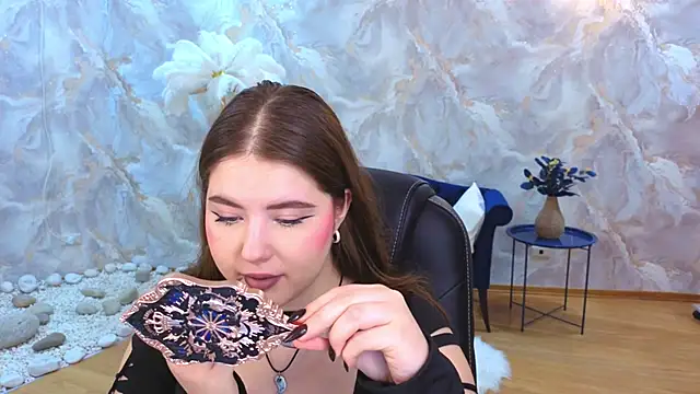 NicoleFoxery online show from 11.29.25