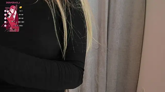 Snapshot of karoline_18 chatting on 02.24.25 karoline 18 online show from 02.24.25