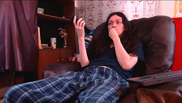 Snapshot of ShanyFerrati chatting on 01.10.25 ShanyFerrati online show from 01.10.25