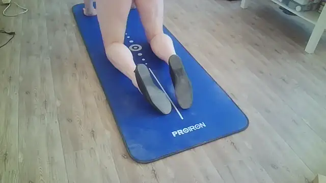 Snapshot of theSecretBallerino chatting on 11.10.25 theSecretBallerino online show from 11.10.25