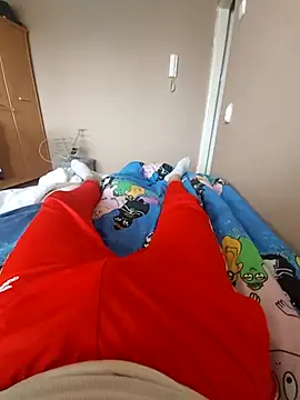 Snapshot of MlodyDres chatting on 11.01.25 MlodyDres online show from 11.01.25