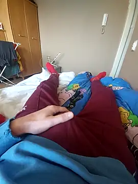 Snapshot of MlodyDres chatting on 11.07.25 MlodyDres online show from 11.07.25