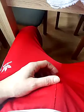 Snapshot of MlodyDres chatting on 12.02.25 MlodyDres online show from 12.02.25