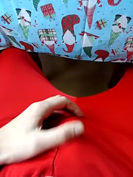 Snapshot of MlodyDres chatting on 12.03.25 MlodyDres online show from 12.03.25