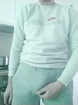 Snapshot of MlodyDres chatting on 02.01.26 MlodyDres online show from 02.01.26