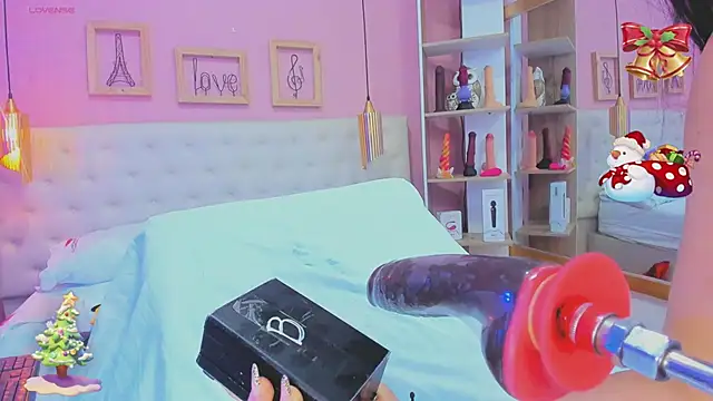 leylla  online show from 12.17.25