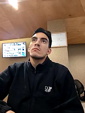 Snapshot of TommyMomentum chatting on 03.07.26 TommyMomentum online show from 03.07.26