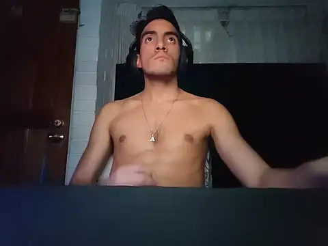 Snapshot of TommyMomentum chatting on 03.17.26 TommyMomentum online show from 03.17.26