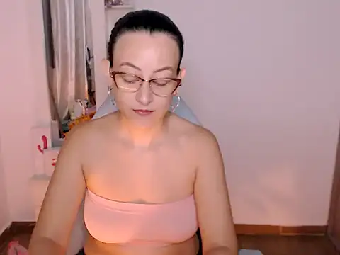 Snapshot of BOREAL_MOON chatting on 05.15.26 BOREAL MOON online show from 05.15.26
