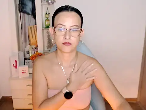 Snapshot of BOREAL_MOON chatting on 06.25.26 BOREAL MOON online show from 06.25.26