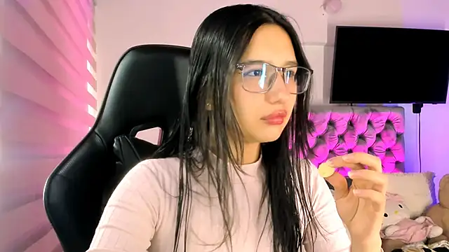 Luniverse online show from 11.10.25