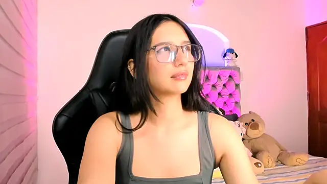 Luniverse online show from 11.27.25