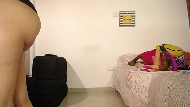 Snapshot of NATHALIA_SEX chatting on 10.18.25 NATHALIA SEX online show from 10.18.25