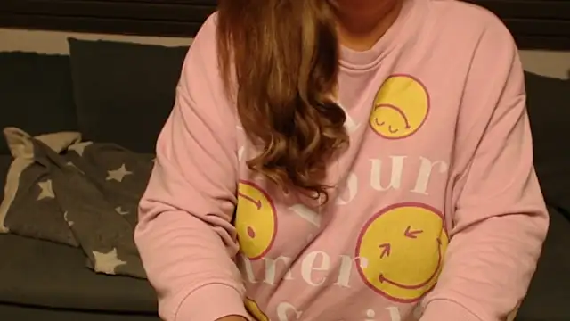 Snapshot of KimMitchelli chatting on 09.23.25 KimMitchelli online show from 09.23.25