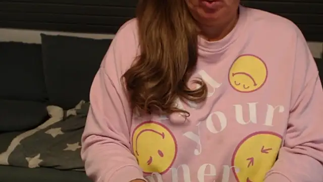 Snapshot of KimMitchelli chatting on 09.24.25 KimMitchelli online show from 09.24.25