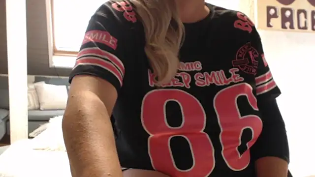 Snapshot of KimMitchelli chatting on 11.02.25 KimMitchelli online show from 11.02.25