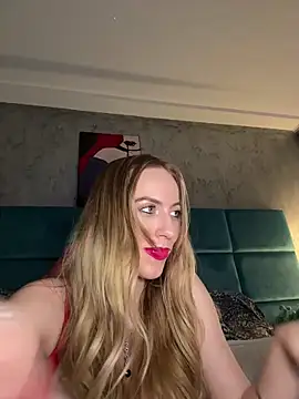 Snapshot of RockQueen_A chatting on 01.14.25 RockQueen A online show from 01.14.25