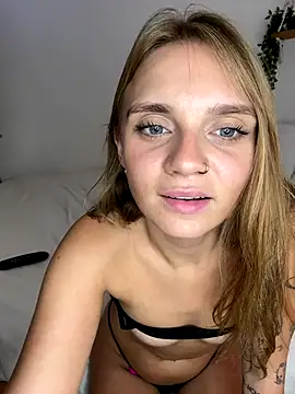 Snapshot of jessieamy chatting on 09.17.25 jessieamy online show from 09.17.25