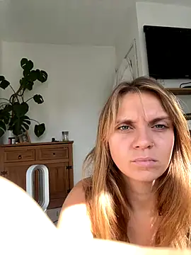 Snapshot of jessieamy chatting on 09.29.25 jessieamy online show from 09.29.25