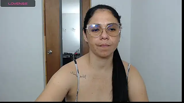 Snapshot of selena_ferri chatting on 02.16.26 selena ferri online show from 02.16.26