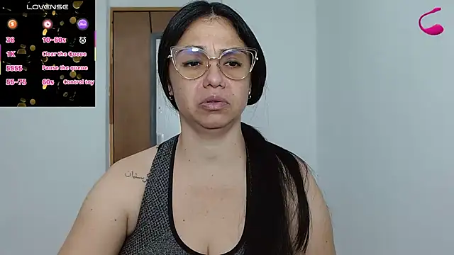 Snapshot of selena_ferri chatting on 03.18.26 selena ferri online show from 03.18.26