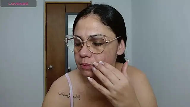 Snapshot of selena_ferri chatting on 03.21.26 selena ferri online show from 03.21.26