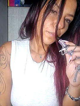 Snapshot of allyson22andy chatting on 11.24.25 allyson22andy online show from 11.24.25