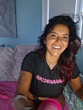 Snapshot of allyson22andy chatting on 11.29.25 allyson22andy online show from 11.29.25