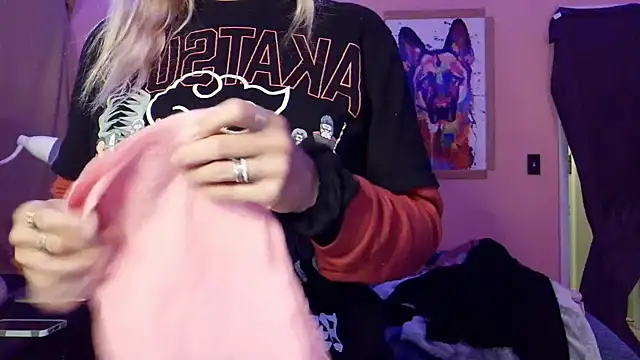 Snapshot of AsiaGoesPro chatting on 10.31.25 AsiaGoesPro online show from 10.31.25