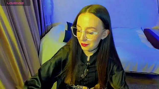 CurlySteph online show from 05.05.26