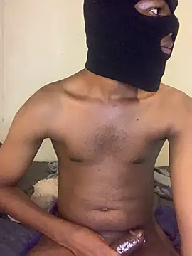 Snapshot of Shokiie chatting on 03.22.25 Shokiie online show from 03.22.25