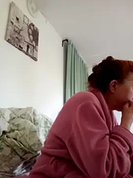 Hottie-Mom online show from 05.20.26