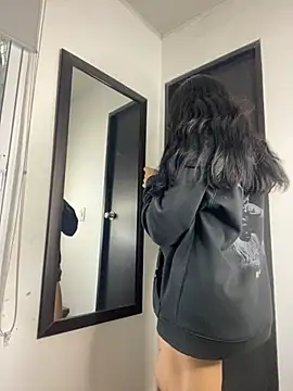 LaanaCooper online show from 02.12.25