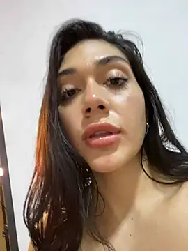 LaanaCooper online show from 02.13.25