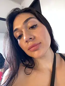 LaanaCooper online show from 02.21.25